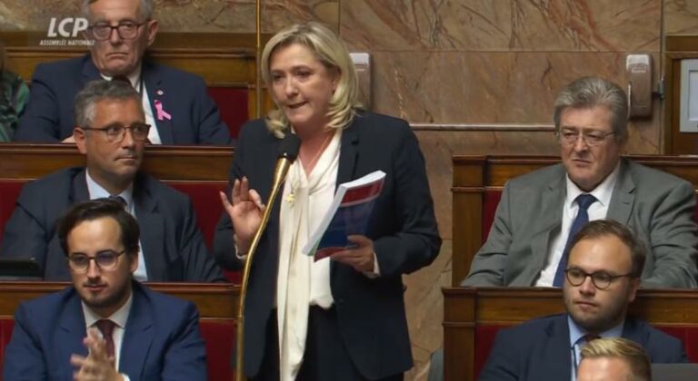 Marine Le Pen 600 Milliards Deuros De Dette En Cinq Ans 150